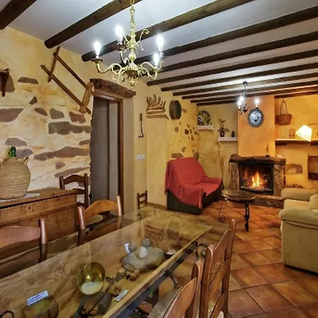Beautiful In With Shared Pool Holiday home *