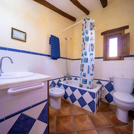 Beautiful In With Shared Pool *