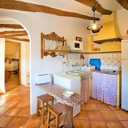 Holiday home Beautiful In With Shared Pool *