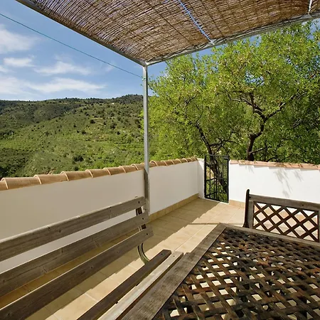 Beautiful In With Shared Pool *